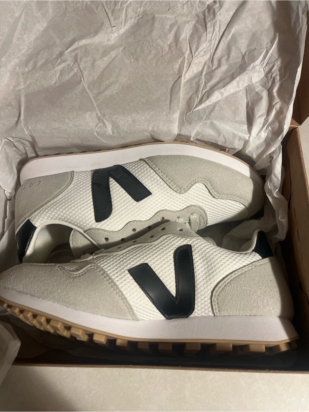 Veja SDU Rec ALVEOMESH White/black/natural Sneakers with Black V Detail